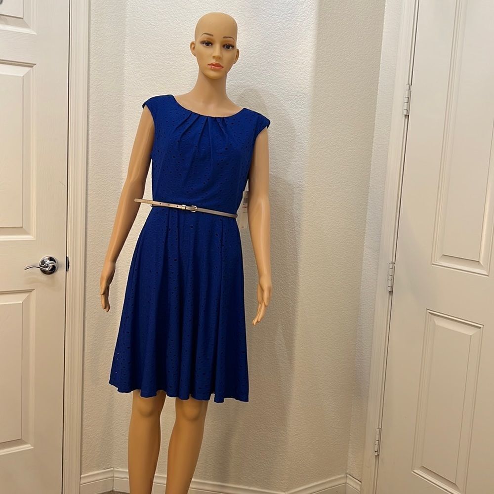 London Style Collection Sz 10P Cobalt Royal Blue Lace Gold Belt Scoop Neck Dress